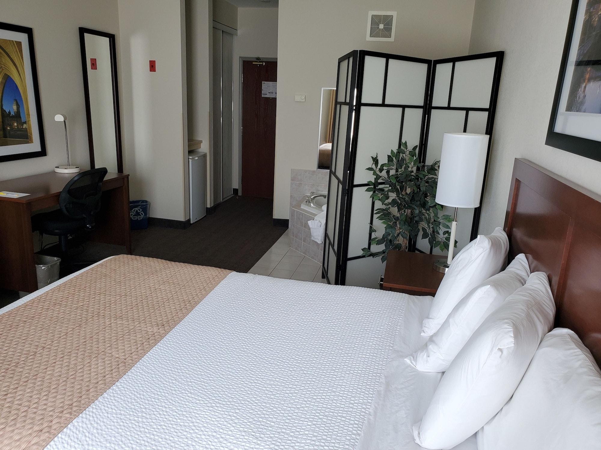Days Inn By Wyndham Ottawa Airport Экстерьер фото