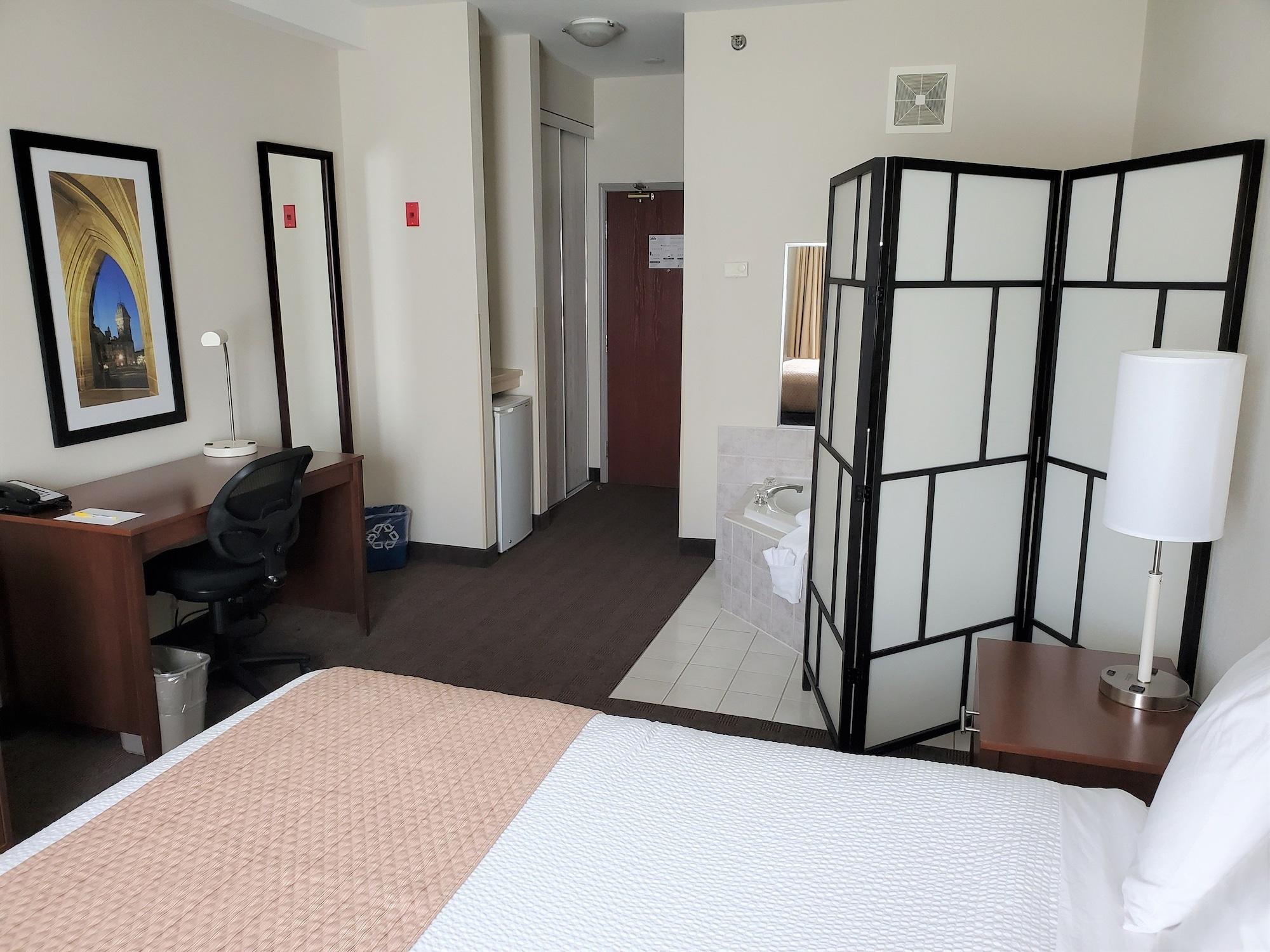 Days Inn By Wyndham Ottawa Airport Экстерьер фото