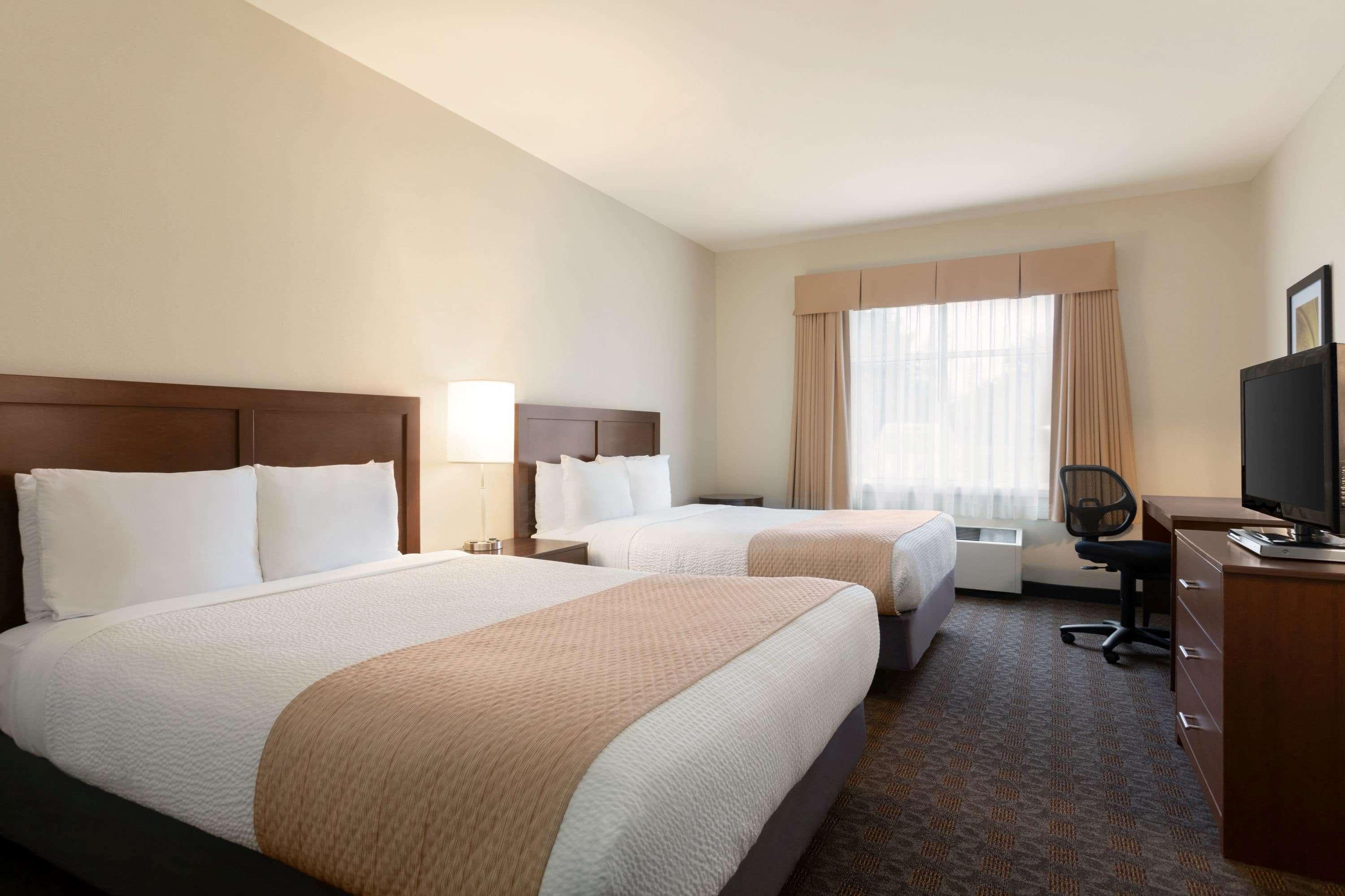 Days Inn By Wyndham Ottawa Airport Экстерьер фото