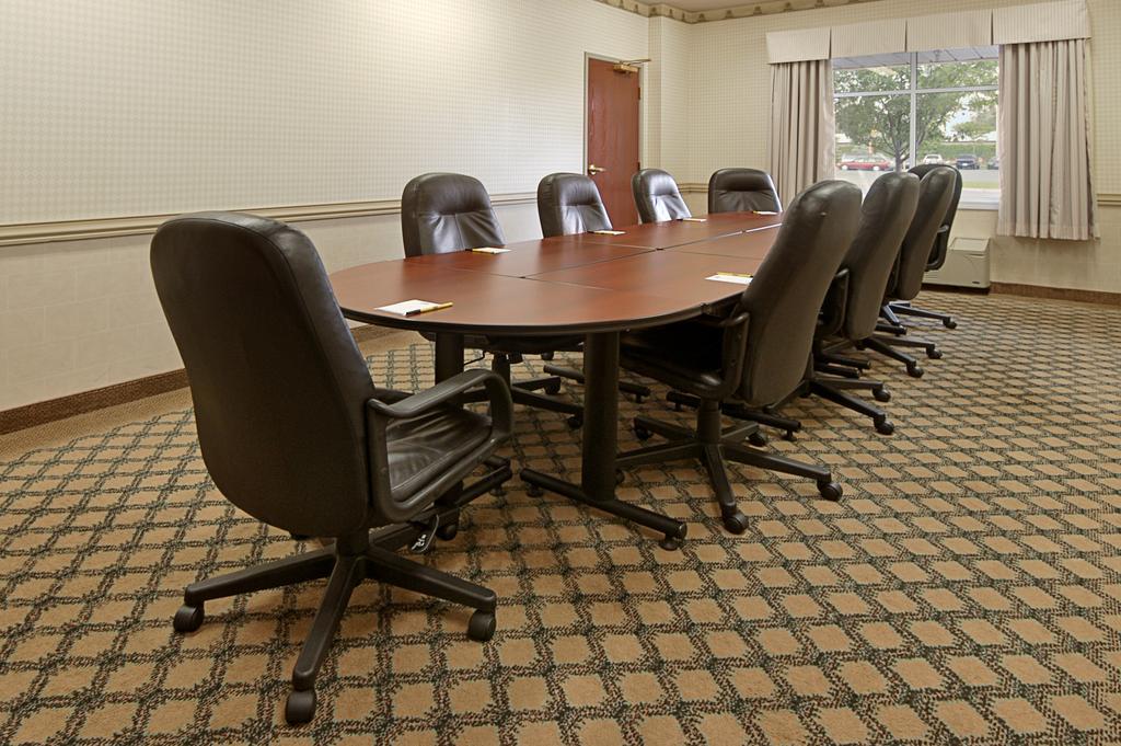 Days Inn By Wyndham Ottawa Airport Удобства фото